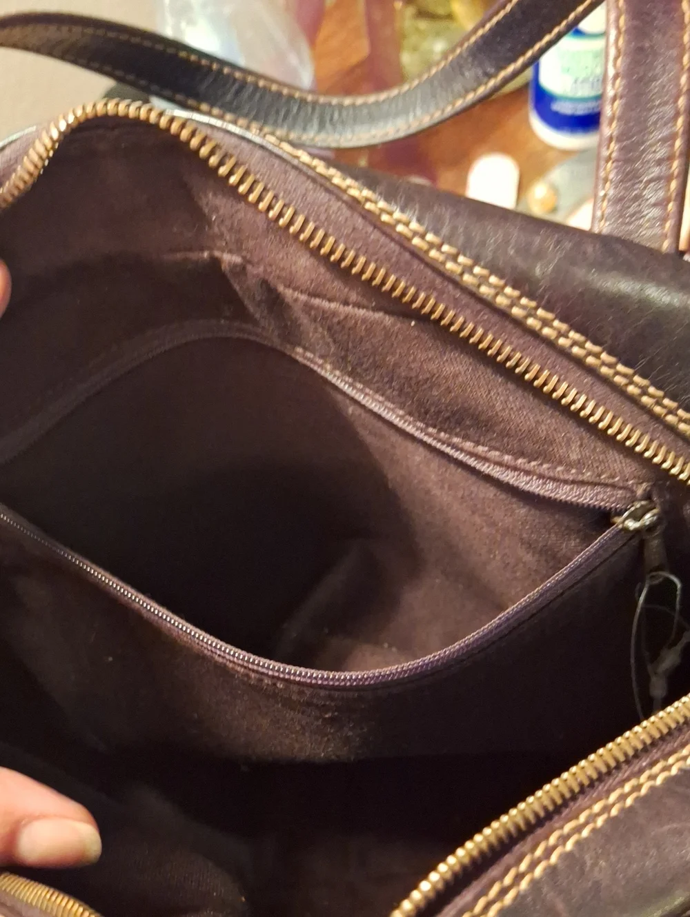 KATE SPADE BROWN LEATHER PURSE.
